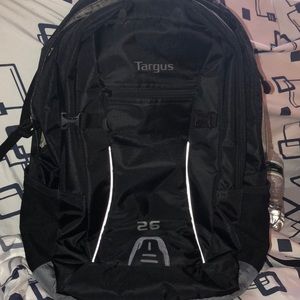 TARGUS 26 BACKPACK🌺💼